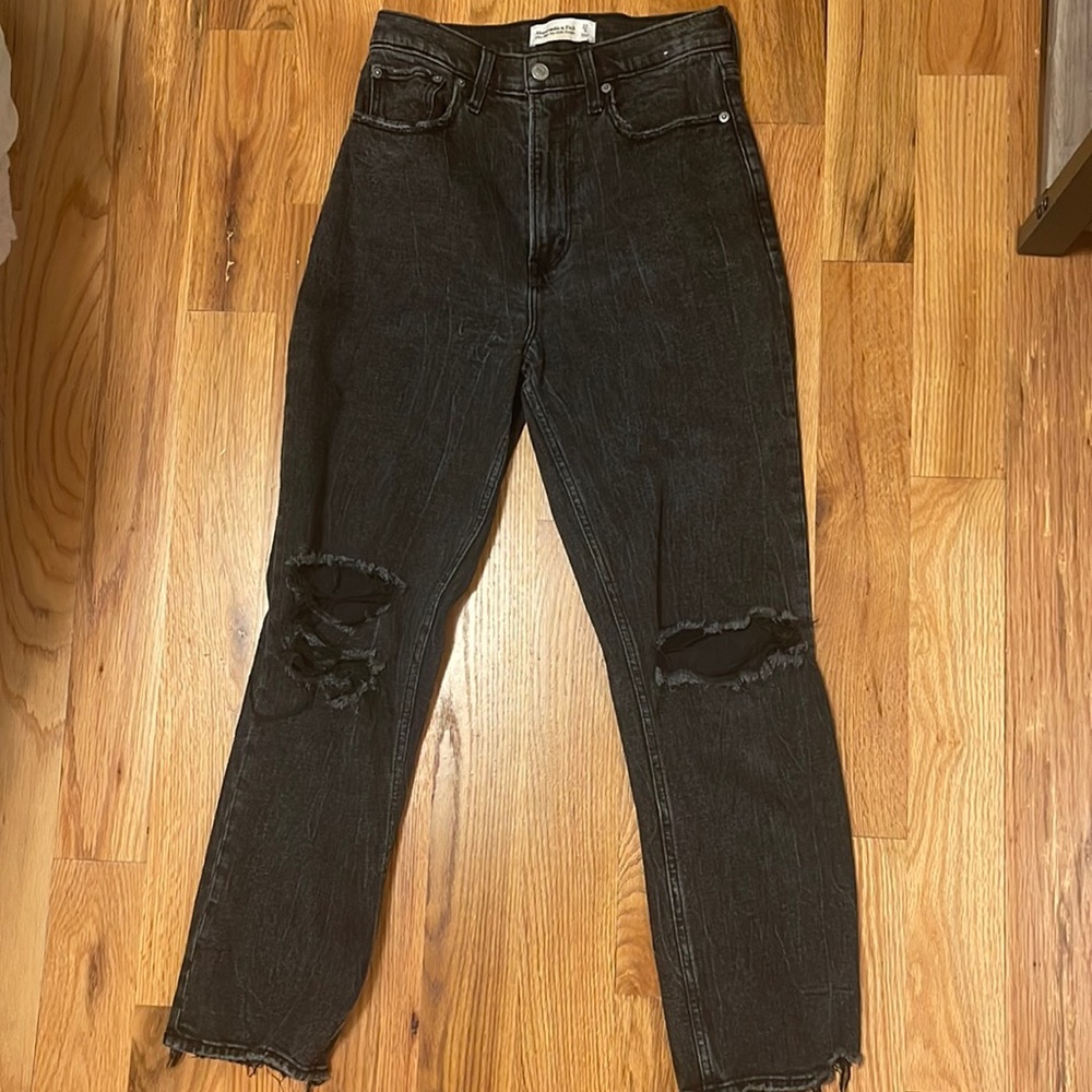 Size 27 black Abercrombie ultra high rise ankle straight jeans